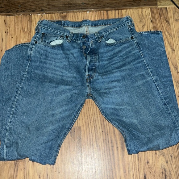 Levi 501 32w32L - Picture 1 of 2